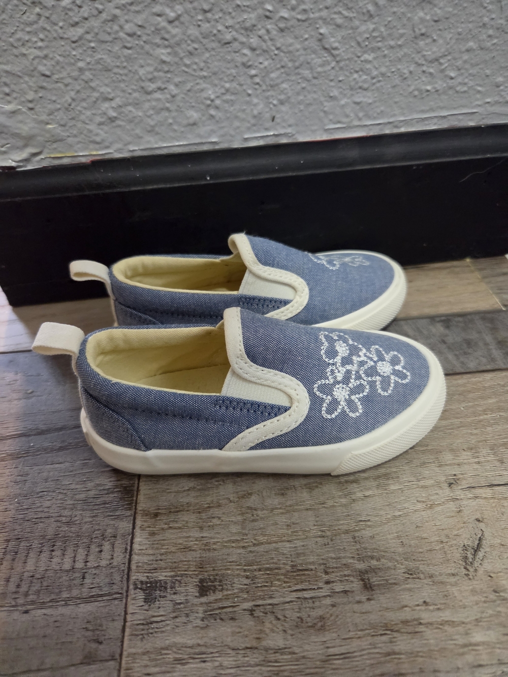 Old Navy Girls Blue Slip-On Sneakers with White Floral Embroidery